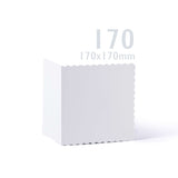 Vita kort och kuvert med vågig kant – förpackning