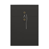 Kuvert med sträng och bricka och bälgsidor